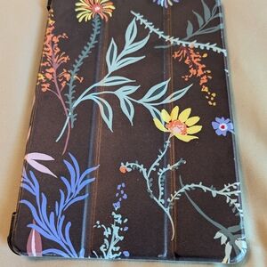 Floral Pattern Tablet Cover